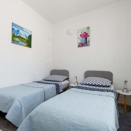 Appartement Dvi Ulike à Labinci Extérieur photo