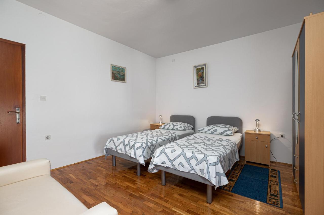 Appartement Dvi Ulike à Labinci Extérieur photo