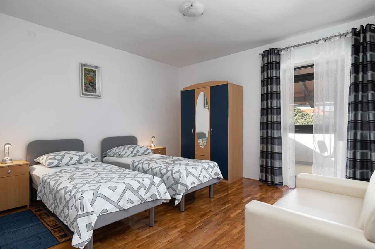 Appartement Dvi Ulike à Labinci Extérieur photo