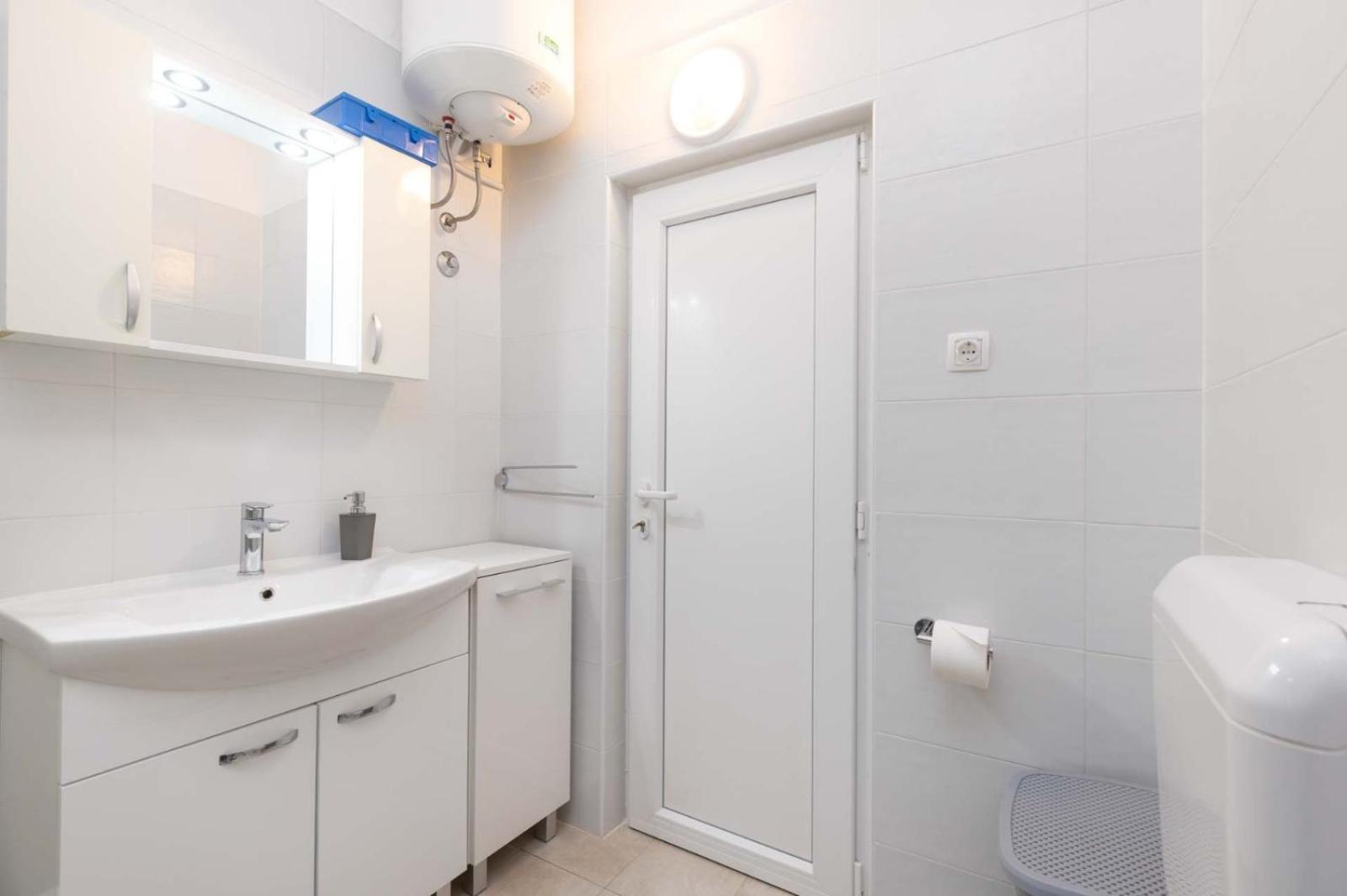 Appartement Dvi Ulike à Labinci Extérieur photo